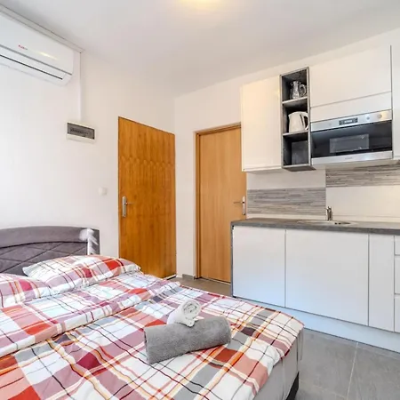 Apartament Robi & Kristina - With Terrace S2 *